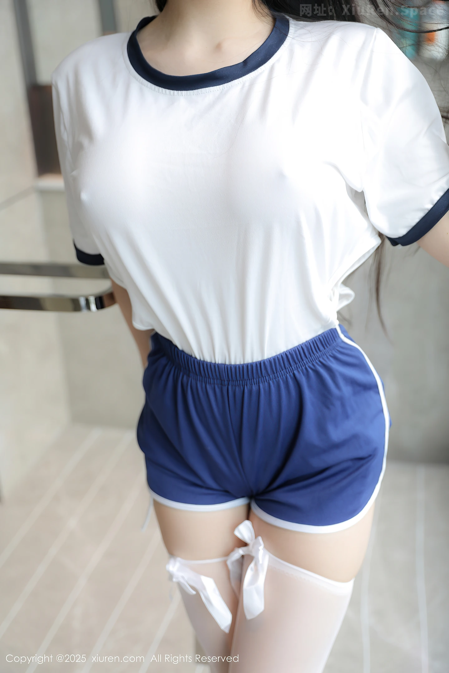 图片[4]-[XiuRen秀人网] VOL.10184 新人模特量子玫瑰性感白色运动服配白丝袜秀凹凸身材诱惑写真85P-秀人网官方网站